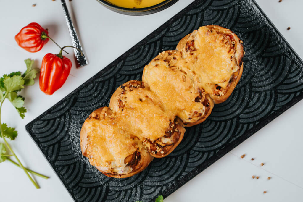 Briozza Spicy Tuna täytteellä.